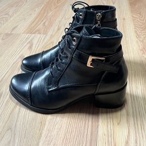Spring Step Lace Up Boots 
Size 6